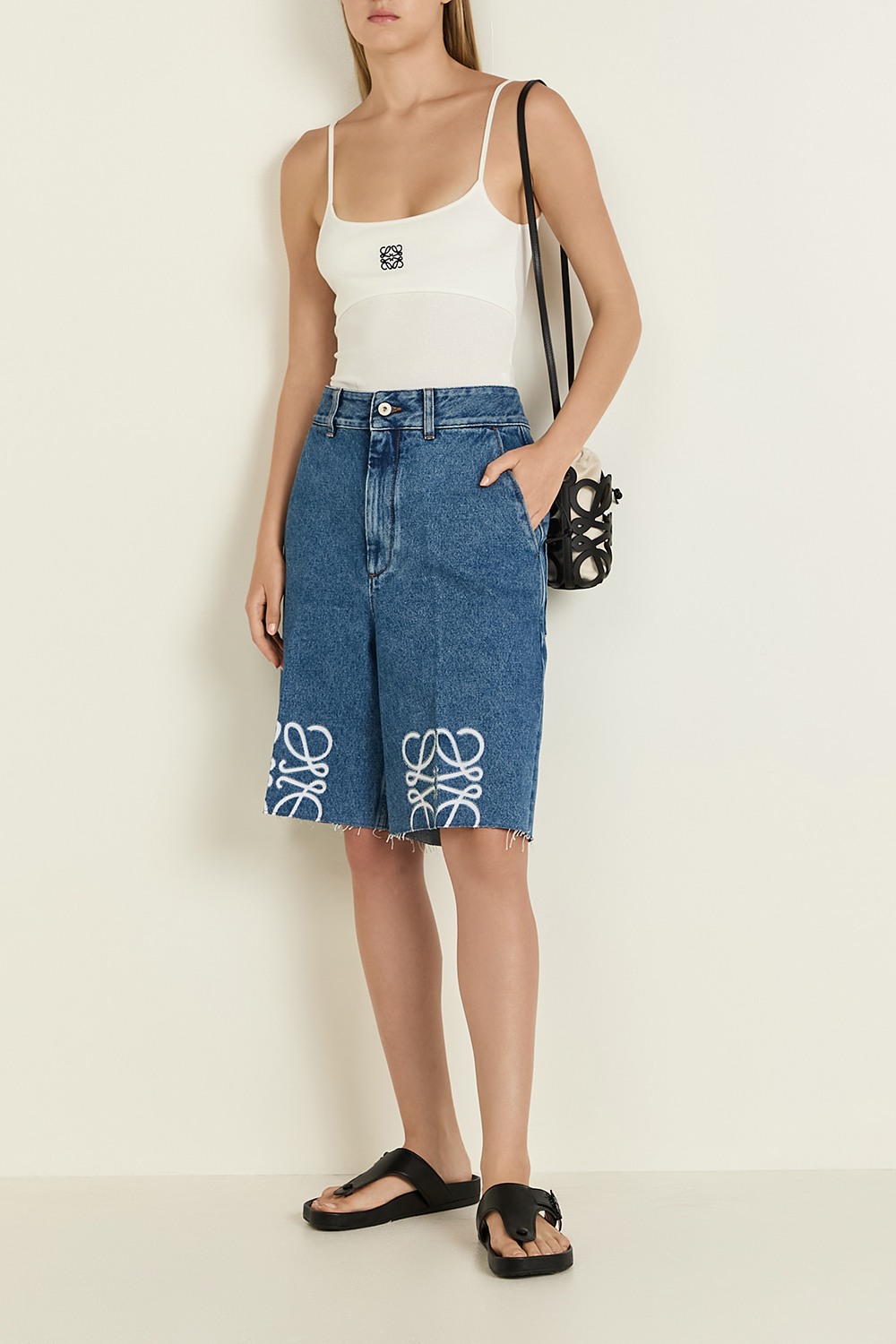 מכנסי ברמודה רחבים